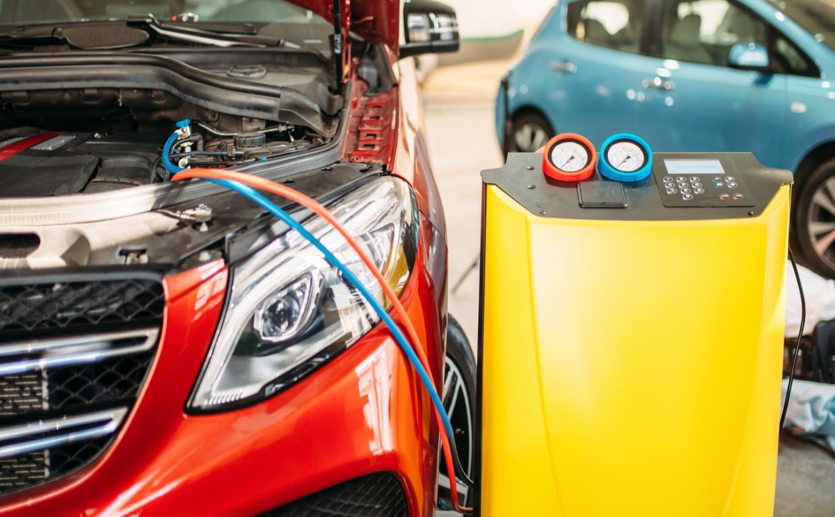 Air conditioning station for diagnostic of freon